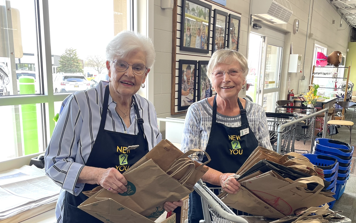 New 2 You volunteers